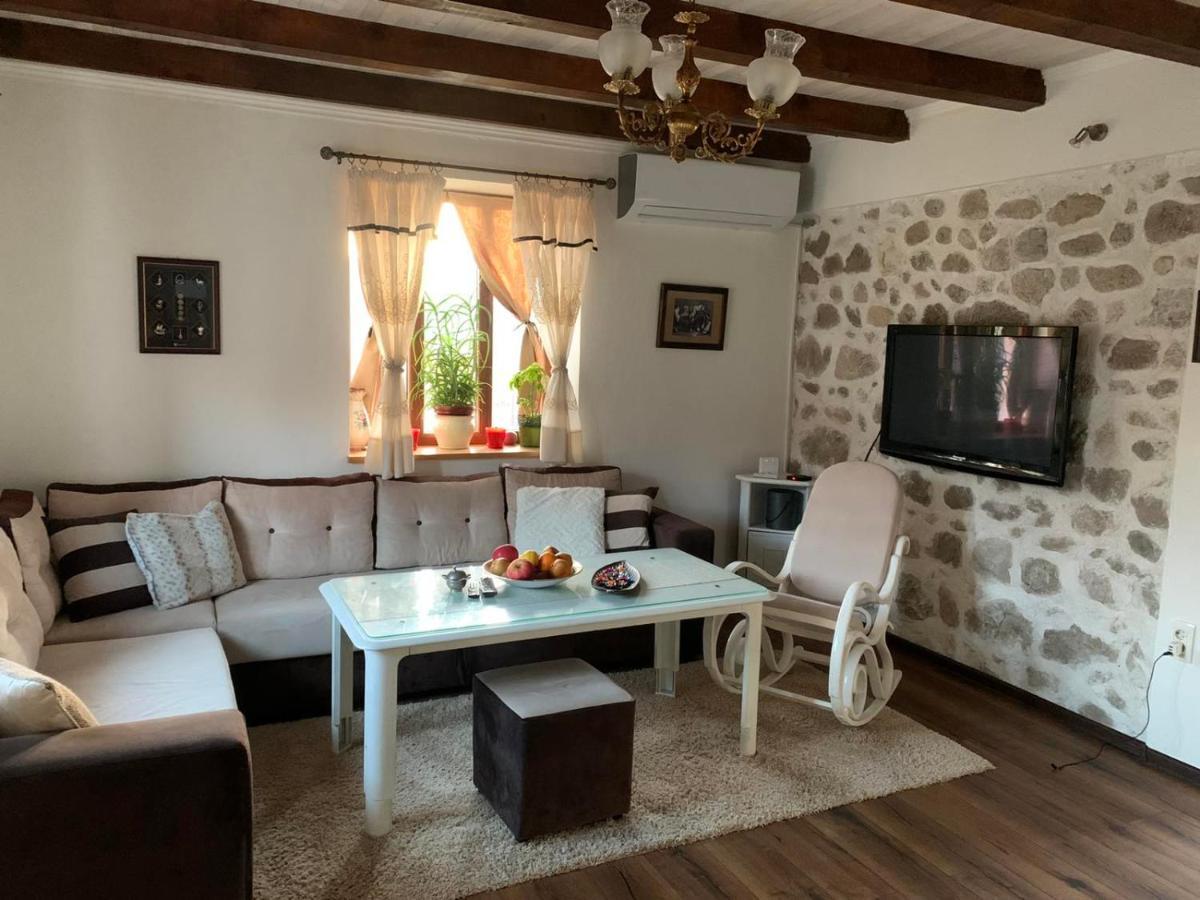 Silent Village Villa With Swimming Pool Mostar Extérieur photo