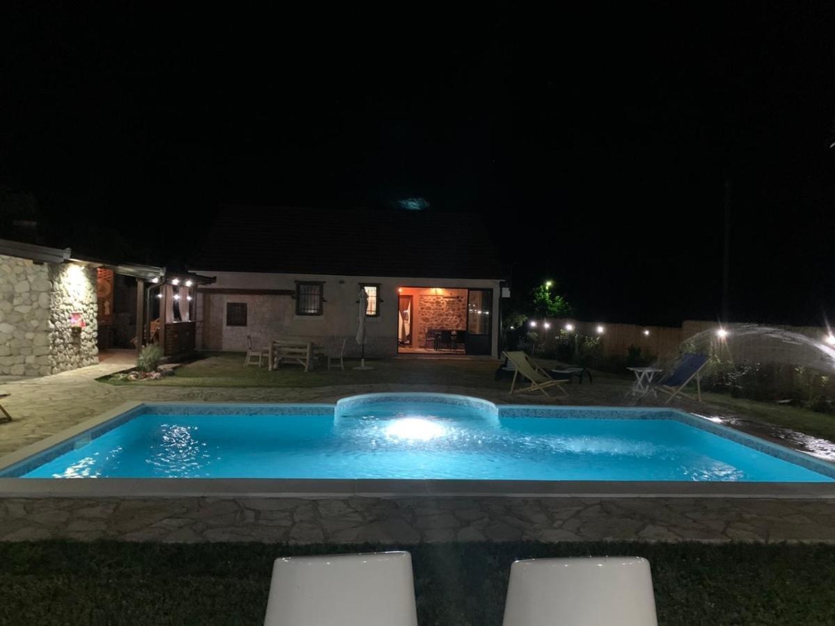 Silent Village Villa With Swimming Pool Mostar Extérieur photo